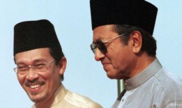 马来西亚前总理马哈蒂尔因涉及他儿子的案件而面临反贪调查