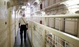 被监禁的性犯罪者数量激增，给苏格兰本已陷入困境的监狱系统带来了压力