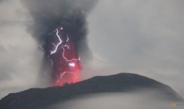 印尼伊布火山爆发，机构警告当地航空当局