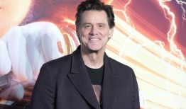 金·凯瑞放弃退休，因为“坦白说，我需要钱”