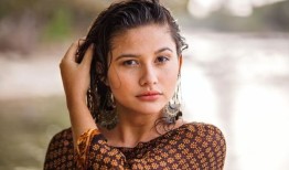 有人想知道今天仍然相信的老妇人的故事，并得到了30个例子