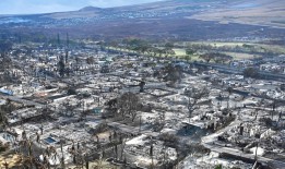 毛伊岛大火现场更新：夏威夷与大火搏斗，死亡人数上升到55人