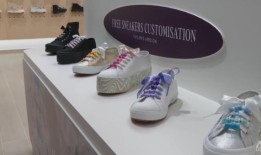 “我们终于迎来了z世代”：随着演唱会热的到来，商家们纷纷推出主题商品来吸引霉霉