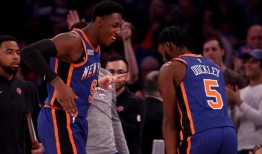 尼克斯球迷对与猛龙的重磅交易感到不满