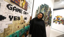 Tijan Firdaus的艺术作品为电子垃圾提供了新的用途