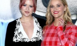 瑞茜·威瑟斯彭染头发时没认出女儿艾娃·菲利普