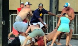 一名女子自首，成为蒙哥马利河畔斗殴事件中第四名被起诉的人