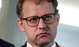 匈牙利向波兰前部长提供庇护，引发与波兰的争吵