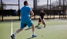 什么是板网球？如何在伦敦打？