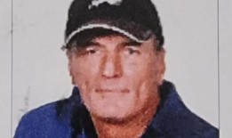 在新南威尔士州一名男子在小溪中被发现死亡一年多后，警方呼吁提供信息