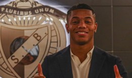 那不勒斯关注着大卫·内雷斯的情况，他是一名＜s：1＞圣保罗透露的前锋