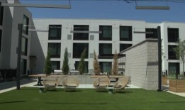 四名青少年因涉嫌偷窃SUV，向奥罗拉警方开枪而被拘留