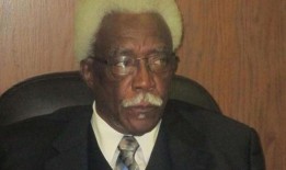 男孩，11岁承认杀害了路易斯安那镇前市长和他的女儿