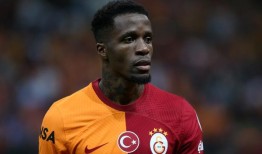 扎哈加盟水晶宫：老鹰继续与加拉塔萨雷谈判租借心爱的边锋