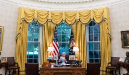 拜登支持以色列对加沙的袭击，这是一个突发新闻