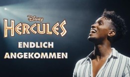 在德国看迪士尼大力神的明星唱“Go the Distance”