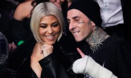 考特妮·卡戴珊在2023年科切拉见证了她的“第一场”Blink-182秀