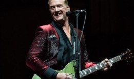 石器时代女王乐队取消了剩余的2024场音乐会