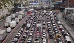 脱欧派人士警告称，英国人可能要在多佛机场排队14小时，他们呼吁采取紧急行动