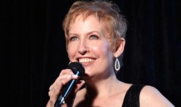 利兹·卡拉威将为外百老汇的约克剧院公司提供音乐庆典