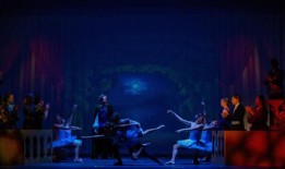 PLAYBILLDER聚光灯：这所基督教高中有30%的学生参加戏剧表演