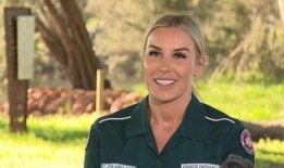 德里克·爱德华兹用急救训练救了他妻子多娜的命，现在他正在敦促大家学习心肺复苏术