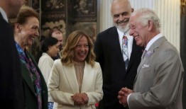 法官命令一名记者向意大利总理乔治娅·梅洛尼支付赔偿金，因为她取笑她的身高