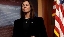 阿拉巴马州参议员凯蒂·布里特的法案要求在社交媒体上贴上警告标签