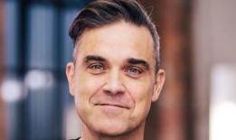 为取消罗比·威廉姆斯的演出支付280万美元