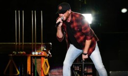 阵亡将士纪念日周末：在莫比尔地区有8个娱乐选择