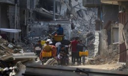 回到“地狱”：一名救援人员穿越破碎的加沙地带