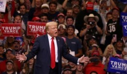 唐纳德·特朗普的竞选活动将选民的注意力转移到卡玛拉·哈里斯阵营的“蜜月期”