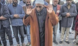 在拥挤的加沙难民营，第7名婴儿被冻死