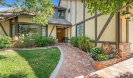 自建筑以来，标志性的“鬼屋”首次上市